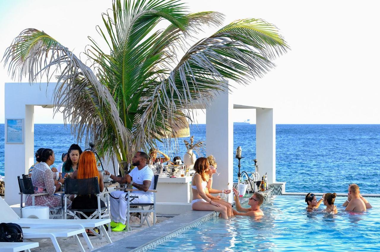 Saint Tropez Boutique Hotel Willemstad Bagian luar foto