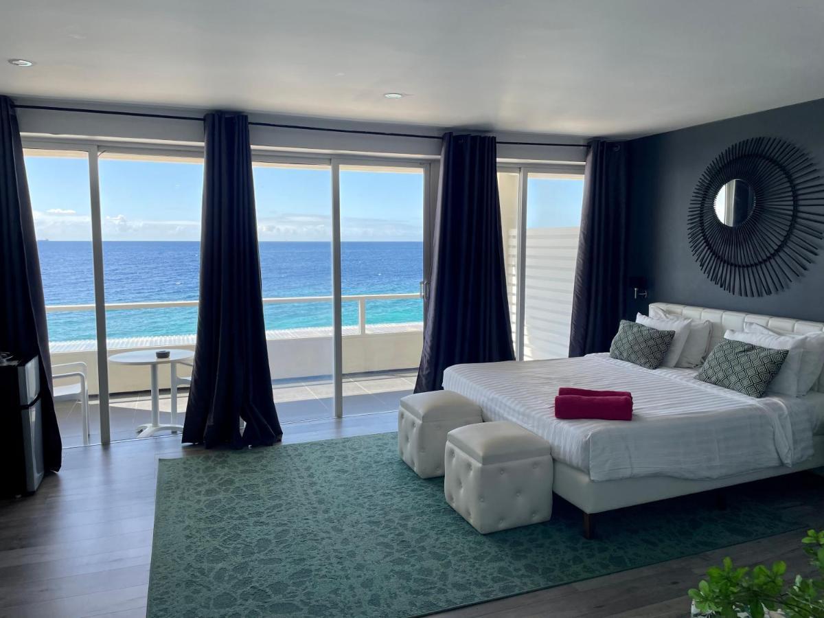Saint Tropez Boutique Hotel Willemstad Bagian luar foto